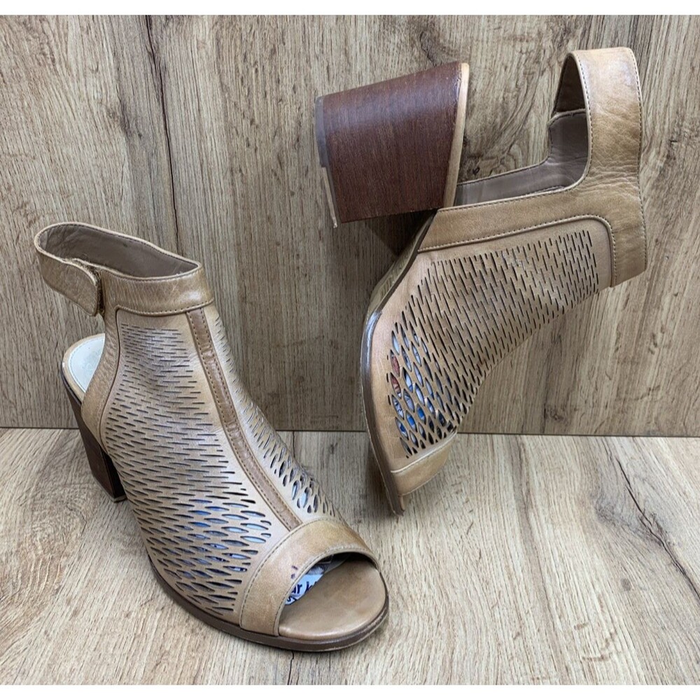 Vince Camuto Lavette Laser Cut Peep Toe Bootie Sandals Womens 10M Brown Leather
